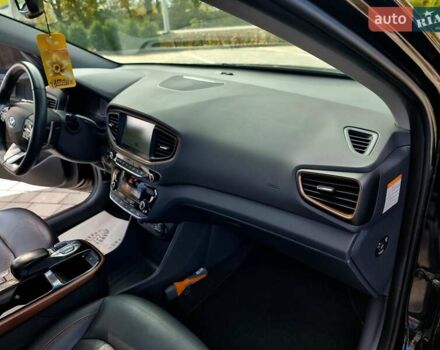 Хендай Ioniq 2018 у Вінниці на Automoto.ua Чорний Хендай Ioniq, об'ємом двигуна 0 л та пробігом 100 тис. км за 13999 $, фото 43 на Automoto.ua