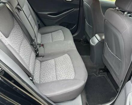 Черный Хендай Ioniq, объемом двигателя 0 л и пробегом 93 тыс. км за 12200 $, фото 14 на Automoto.ua