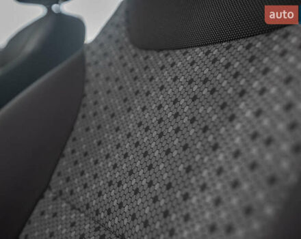 Чорний Хендай Ioniq, об'ємом двигуна 1.58 л та пробігом 53 тис. км за 15850 $, фото 20 на Automoto.ua