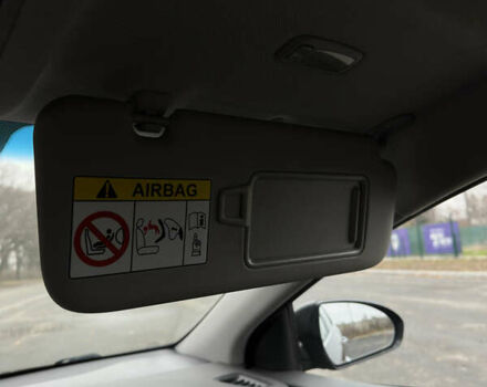 Черный Хендай Ioniq, объемом двигателя 0 л и пробегом 134 тыс. км за 13200 $, фото 49 на Automoto.ua