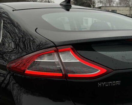 Черный Хендай Ioniq, объемом двигателя 0 л и пробегом 134 тыс. км за 13200 $, фото 8 на Automoto.ua