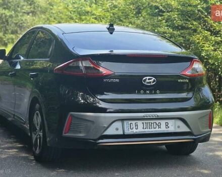 Черный Хендай Ioniq, объемом двигателя 0 л и пробегом 118 тыс. км за 14900 $, фото 5 на Automoto.ua