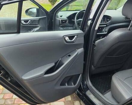 Черный Хендай Ioniq, объемом двигателя 0 л и пробегом 96 тыс. км за 13750 $, фото 11 на Automoto.ua
