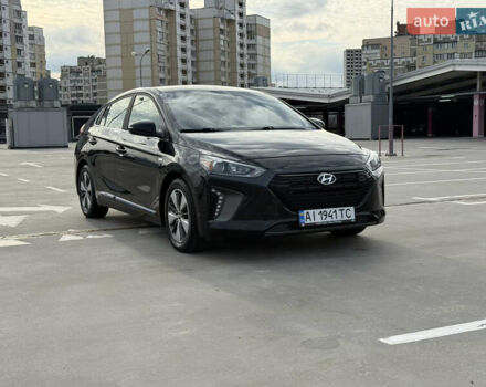 Черный Хендай Ioniq, объемом двигателя 1.6 л и пробегом 77 тыс. км за 15750 $, фото 4 на Automoto.ua