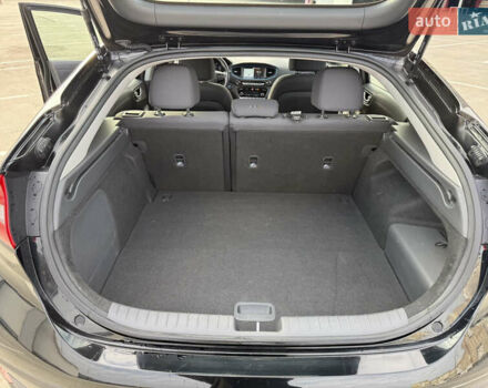 Черный Хендай Ioniq, объемом двигателя 1.6 л и пробегом 77 тыс. км за 15750 $, фото 25 на Automoto.ua