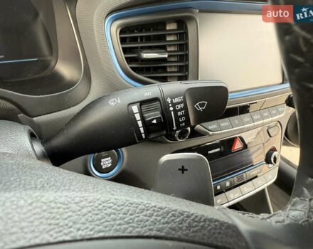 Черный Хендай Ioniq, объемом двигателя 1.6 л и пробегом 77 тыс. км за 15750 $, фото 48 на Automoto.ua