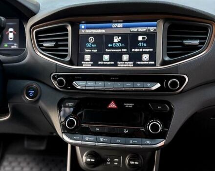 Черный Хендай Ioniq, объемом двигателя 0 л и пробегом 91 тыс. км за 12800 $, фото 61 на Automoto.ua