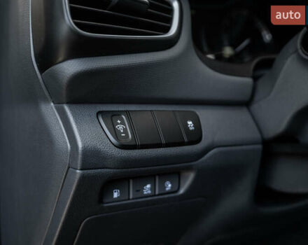 Чорний Хендай Ioniq, об'ємом двигуна 1.58 л та пробігом 53 тис. км за 15850 $, фото 18 на Automoto.ua