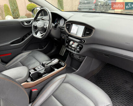 Черный Хендай Ioniq, объемом двигателя 0 л и пробегом 100 тыс. км за 14200 $, фото 29 на Automoto.ua