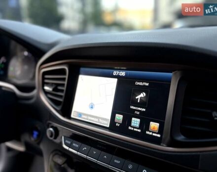 Черный Хендай Ioniq, объемом двигателя 0 л и пробегом 91 тыс. км за 12800 $, фото 56 на Automoto.ua