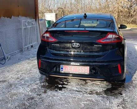 Черный Хендай Ioniq, объемом двигателя 0 л и пробегом 122 тыс. км за 13678 $, фото 35 на Automoto.ua