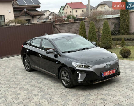 Черный Хендай Ioniq, объемом двигателя 0 л и пробегом 100 тыс. км за 14200 $, фото 7 на Automoto.ua