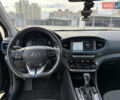 Черный Хендай Ioniq, объемом двигателя 1.6 л и пробегом 77 тыс. км за 15900 $, фото 29 на Automoto.ua