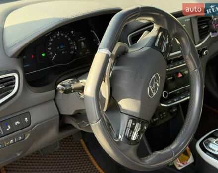 Черный Хендай Ioniq, объемом двигателя 0 л и пробегом 129 тыс. км за 13200 $, фото 23 на Automoto.ua