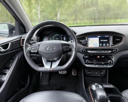 Черный Хендай Ioniq, объемом двигателя 0 л и пробегом 85 тыс. км за 16000 $, фото 2 на Automoto.ua