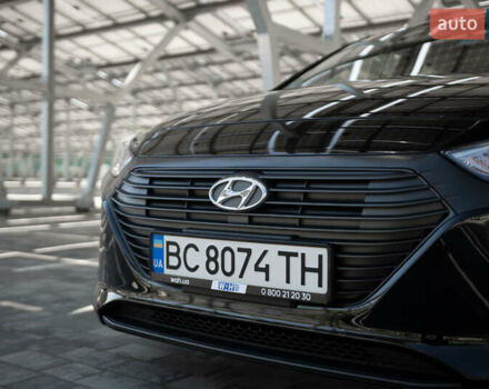 Чорний Хендай Ioniq, об'ємом двигуна 1.58 л та пробігом 53 тис. км за 15850 $, фото 55 на Automoto.ua