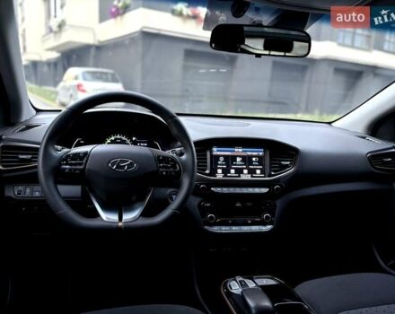 Черный Хендай Ioniq, объемом двигателя 0 л и пробегом 91 тыс. км за 12800 $, фото 68 на Automoto.ua