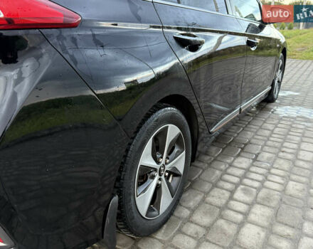 Черный Хендай Ioniq, объемом двигателя 0 л и пробегом 145 тыс. км за 12499 $, фото 63 на Automoto.ua