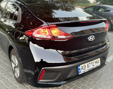 Черный Хендай Ioniq, объемом двигателя 1.58 л и пробегом 165 тыс. км за 15000 $, фото 6 на Automoto.ua