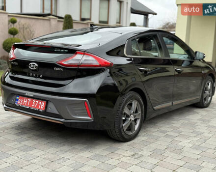 Черный Хендай Ioniq, объемом двигателя 0 л и пробегом 100 тыс. км за 14200 $, фото 8 на Automoto.ua