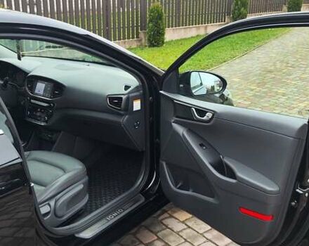 Черный Хендай Ioniq, объемом двигателя 0 л и пробегом 96 тыс. км за 13750 $, фото 17 на Automoto.ua
