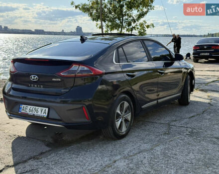 Черный Хендай Ioniq, объемом двигателя 0 л и пробегом 129 тыс. км за 13200 $, фото 8 на Automoto.ua