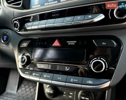 Черный Хендай Ioniq, объемом двигателя 0 л и пробегом 91 тыс. км за 12800 $, фото 52 на Automoto.ua