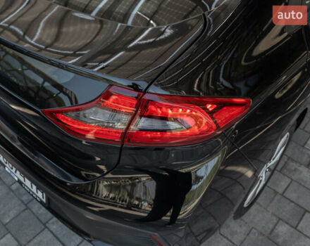 Чорний Хендай Ioniq, об'ємом двигуна 1.58 л та пробігом 53 тис. км за 15850 $, фото 5 на Automoto.ua