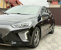 Черный Хендай Ioniq, объемом двигателя 0 л и пробегом 100 тыс. км за 14200 $, фото 3 на Automoto.ua