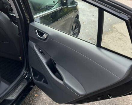 Чорний Хендай Ioniq, об'ємом двигуна 0 л та пробігом 91 тис. км за 14000 $, фото 11 на Automoto.ua