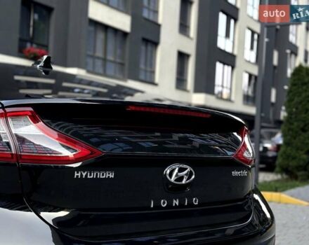 Черный Хендай Ioniq, объемом двигателя 0 л и пробегом 91 тыс. км за 12800 $, фото 22 на Automoto.ua