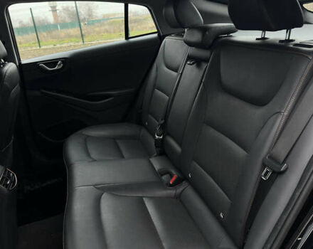 Черный Хендай Ioniq, объемом двигателя 0 л и пробегом 134 тыс. км за 13200 $, фото 26 на Automoto.ua