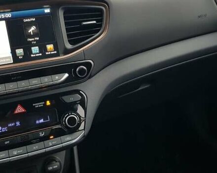 Черный Хендай Ioniq, объемом двигателя 0 л и пробегом 122 тыс. км за 13678 $, фото 5 на Automoto.ua