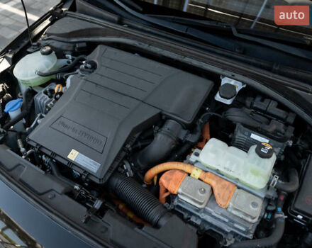 Чорний Хендай Ioniq, об'ємом двигуна 1.58 л та пробігом 53 тис. км за 15850 $, фото 56 на Automoto.ua