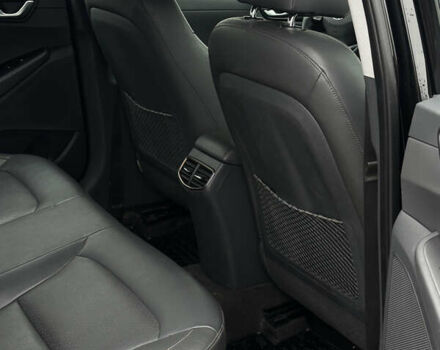 Черный Хендай Ioniq, объемом двигателя 0 л и пробегом 134 тыс. км за 13200 $, фото 29 на Automoto.ua