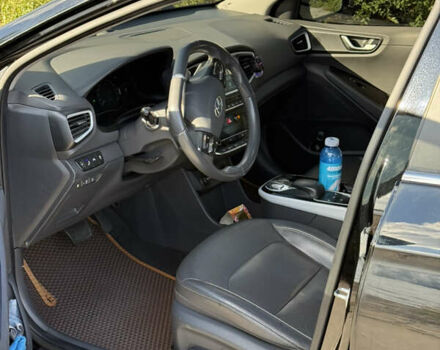 Черный Хендай Ioniq, объемом двигателя 0 л и пробегом 129 тыс. км за 13200 $, фото 22 на Automoto.ua