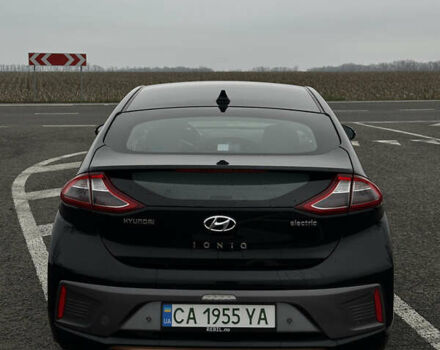 Черный Хендай Ioniq, объемом двигателя 0 л и пробегом 134 тыс. км за 13200 $, фото 4 на Automoto.ua
