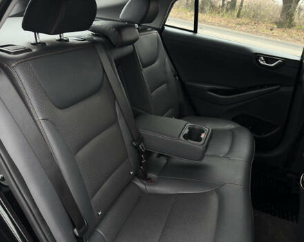 Черный Хендай Ioniq, объемом двигателя 0 л и пробегом 134 тыс. км за 13200 $, фото 30 на Automoto.ua