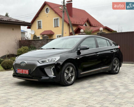Черный Хендай Ioniq, объемом двигателя 0 л и пробегом 100 тыс. км за 14200 $, фото 1 на Automoto.ua