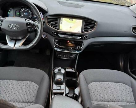 Черный Хендай Ioniq, объемом двигателя 0 л и пробегом 93 тыс. км за 12200 $, фото 11 на Automoto.ua