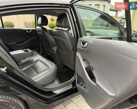 Черный Хендай Ioniq, объемом двигателя 0 л и пробегом 100 тыс. км за 14200 $, фото 26 на Automoto.ua