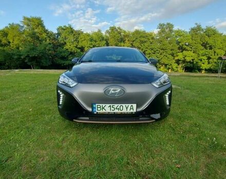 Черный Хендай Ioniq, объемом двигателя 0 л и пробегом 142 тыс. км за 13500 $, фото 10 на Automoto.ua