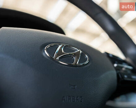 Чорний Хендай Ioniq, об'ємом двигуна 1.58 л та пробігом 53 тис. км за 15850 $, фото 26 на Automoto.ua