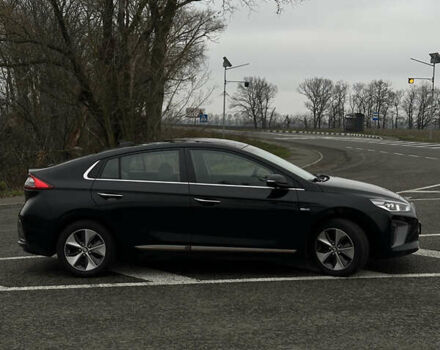 Черный Хендай Ioniq, объемом двигателя 0 л и пробегом 134 тыс. км за 13200 $, фото 2 на Automoto.ua