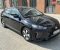 Черный Хендай Ioniq, объемом двигателя 1.58 л и пробегом 53 тыс. км за 15800 $, фото 3 на Automoto.ua