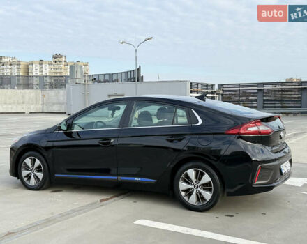 Черный Хендай Ioniq, объемом двигателя 1.6 л и пробегом 77 тыс. км за 15900 $, фото 87 на Automoto.ua