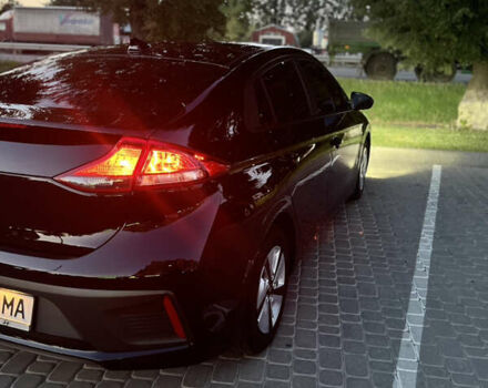 Черный Хендай Ioniq, объемом двигателя 1.58 л и пробегом 165 тыс. км за 15000 $, фото 9 на Automoto.ua