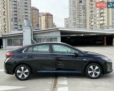 Черный Хендай Ioniq, объемом двигателя 1.6 л и пробегом 77 тыс. км за 15750 $, фото 21 на Automoto.ua