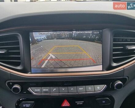 Хендай Ioniq 2018 у Вінниці на Automoto.ua Чорний Хендай Ioniq, об'ємом двигуна 0 л та пробігом 100 тис. км за 13999 $, фото 51 на Automoto.ua