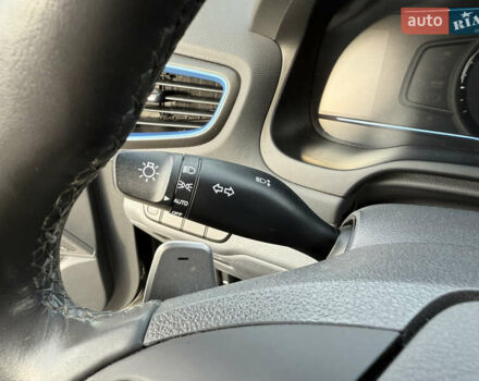 Черный Хендай Ioniq, объемом двигателя 1.6 л и пробегом 77 тыс. км за 15900 $, фото 50 на Automoto.ua